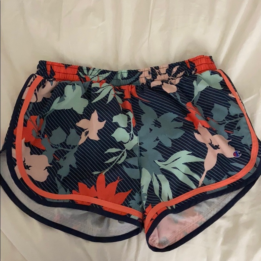 Champion shorts size M